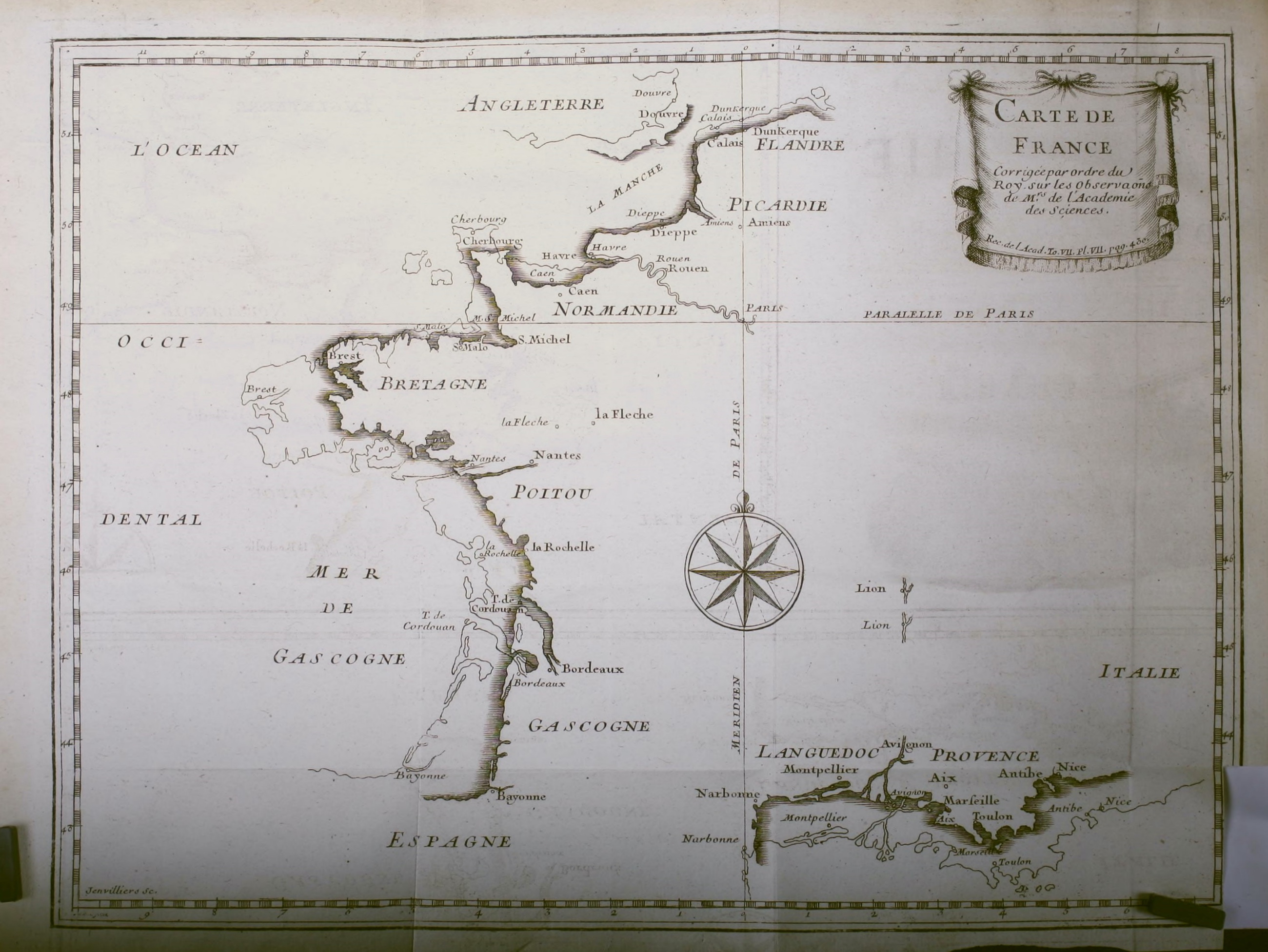 An engraved map of France showing two coastlines at once. A faint outline reaches further west into the Atlantic; a firmer, corrected coast sits inside it. Every port on the western seaboard is printed twice, once against each coast, so Brest, Nantes, Bordeaux and Bayonne all appear as pairs. A meridian runs down through Paris and a compass rose sits in the Mediterranean.
